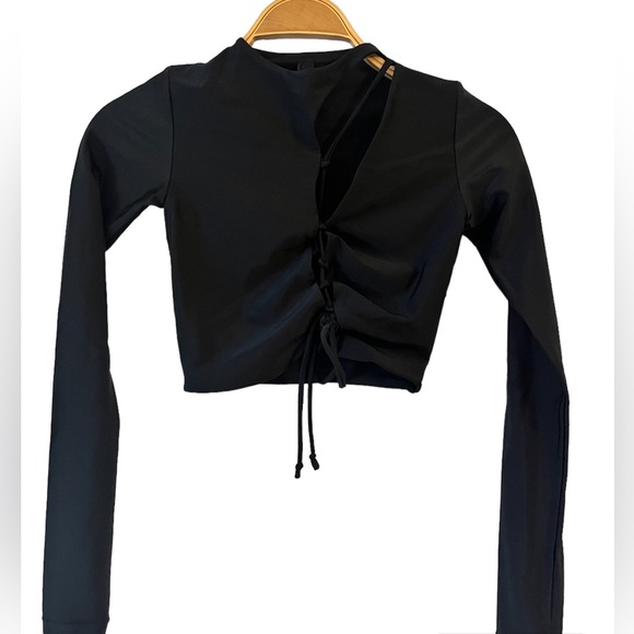 ✨SKIMS✨Cutout Lace up Long Sleeve Top in Onyx - Picture 4 of 6